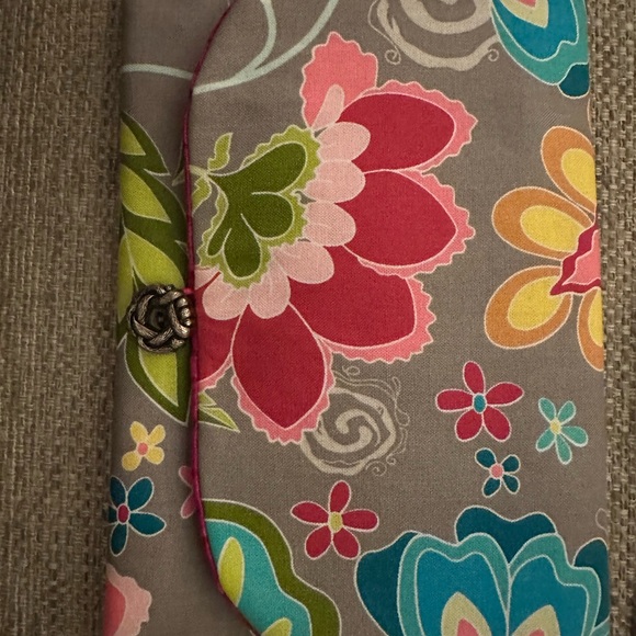 Floral Makeup Bag Filled with Face Masks & Makeup Mascara - Picture 11 of 11
